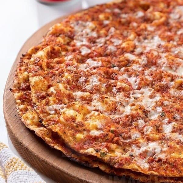 Kaşarlı Lahmacun