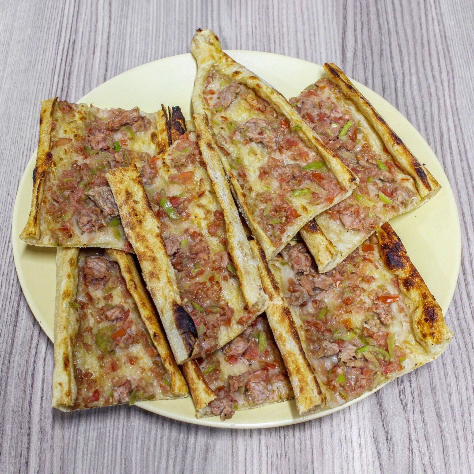 Kuşbaşılı Pide