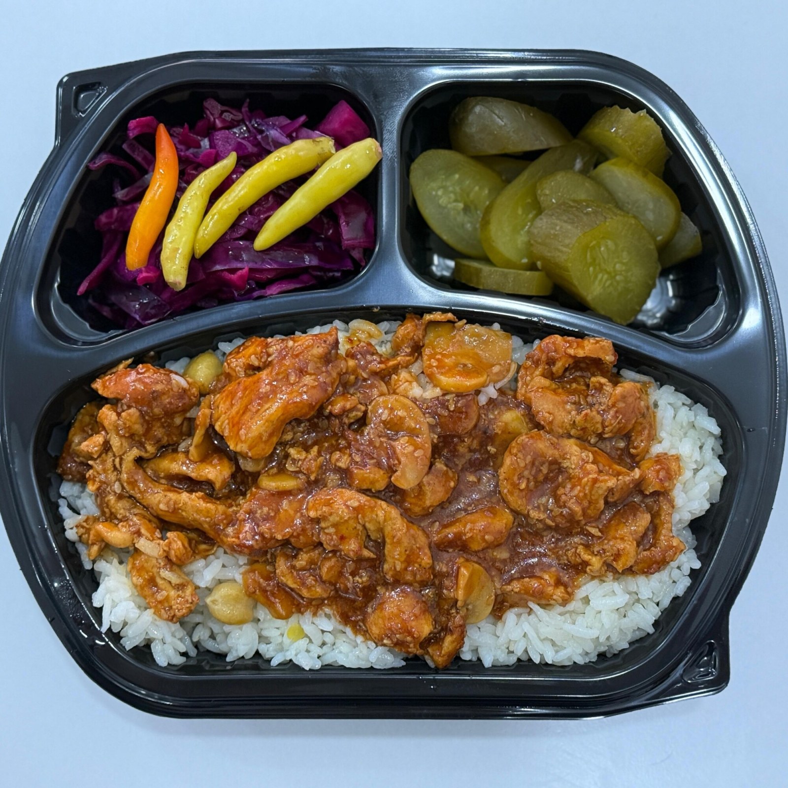 Pilav Üstü Barbekü Soslu Tavuk + Sütaş Tombul Ayran