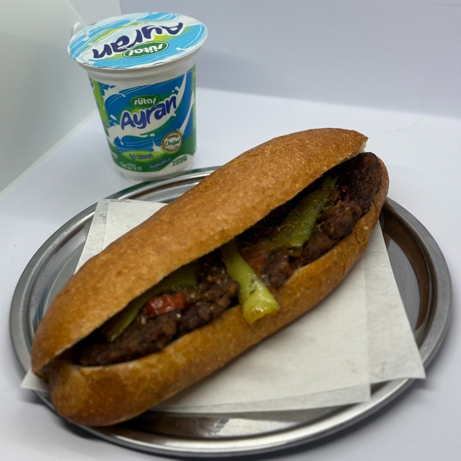 Ekmek Arası Köfte + Ayran (175 ml)