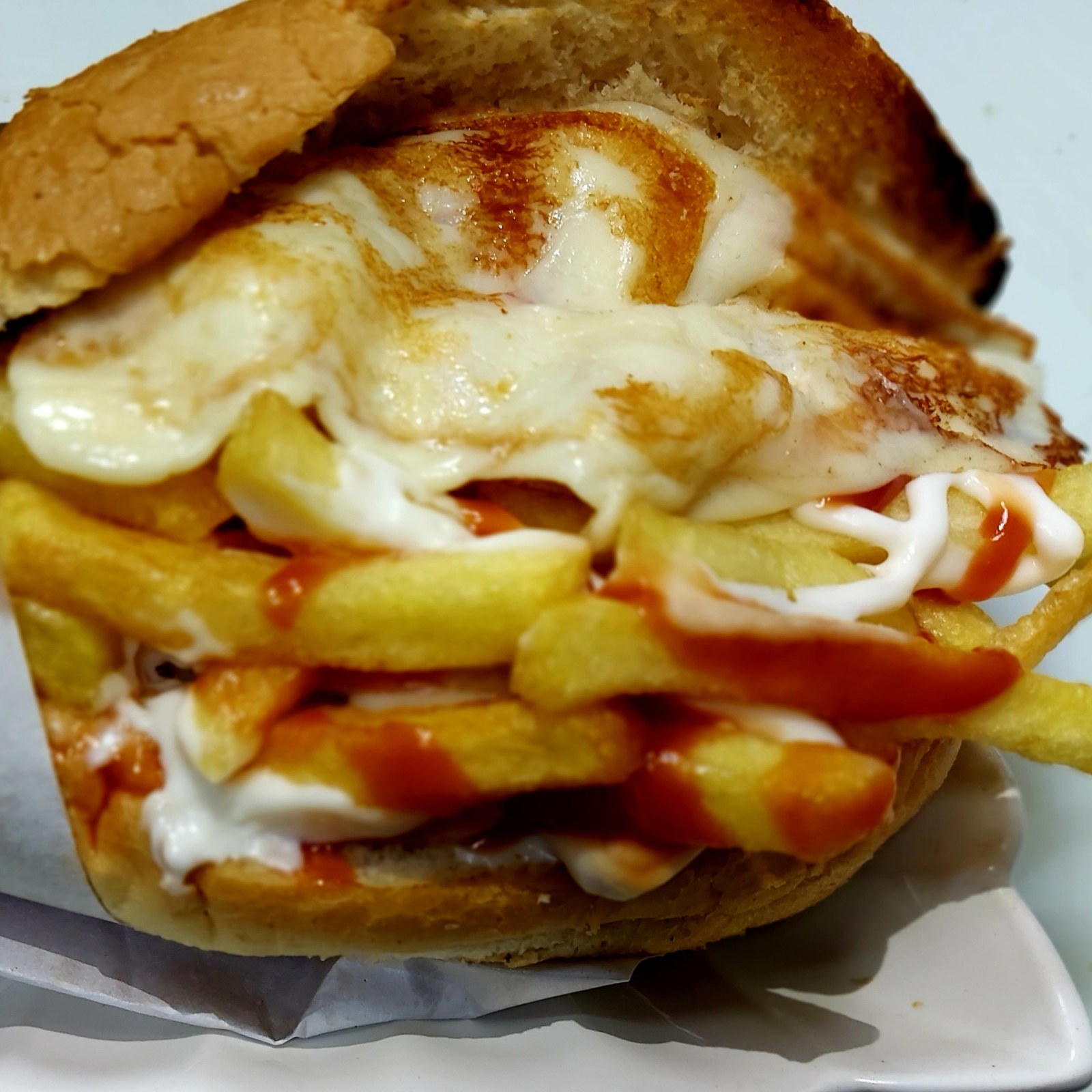 Kaşarlı Patso Sandviç Menü +Ayran