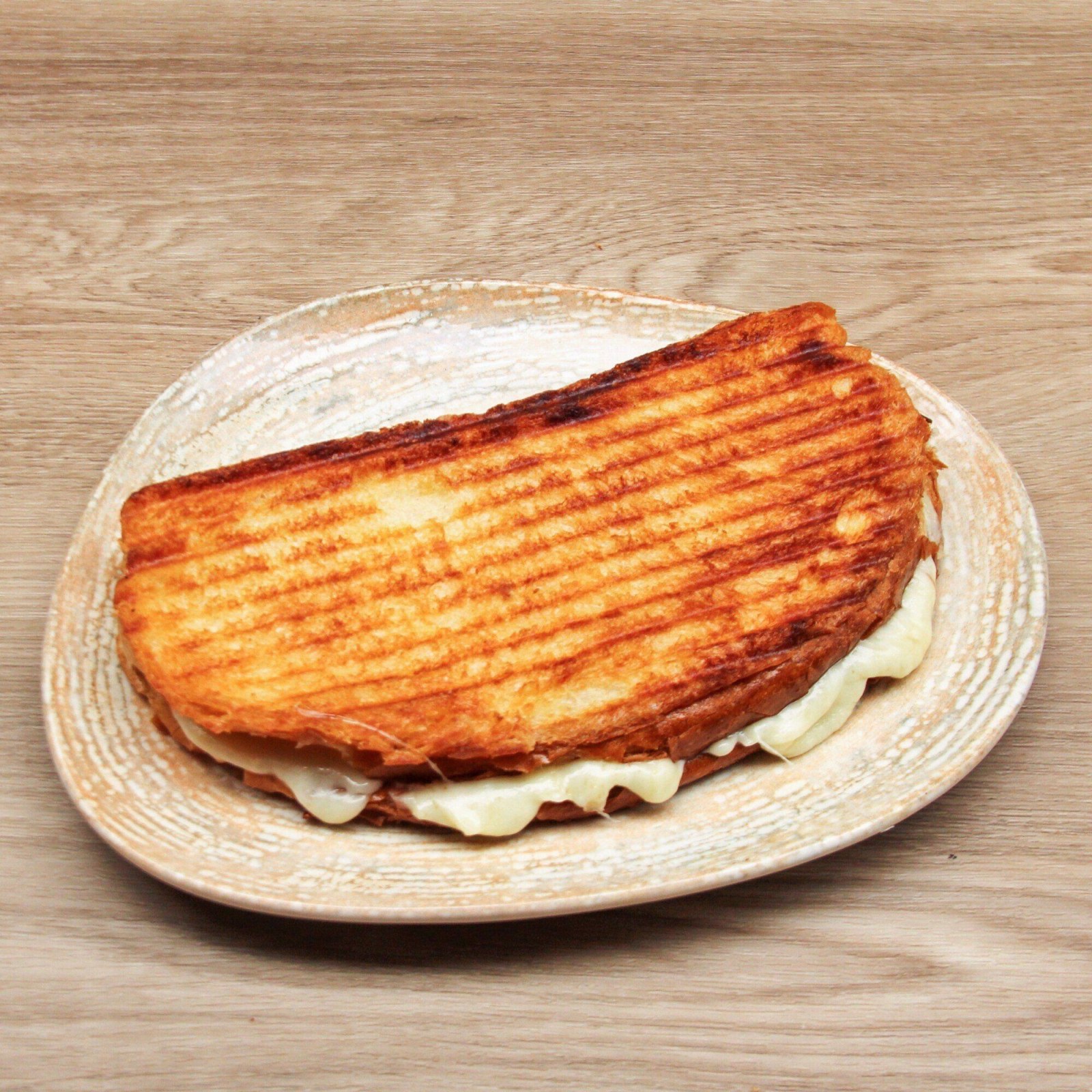 Yumurtalı Kaşarlı Tost