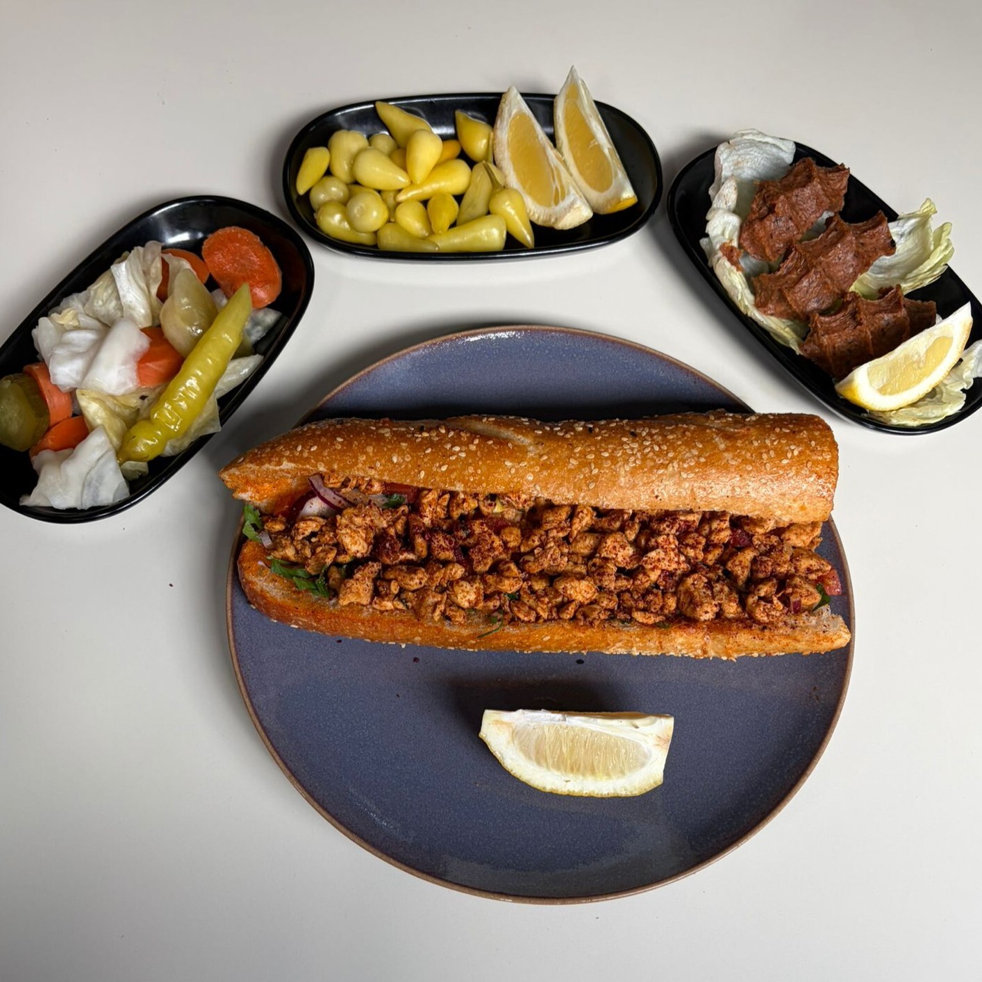Kaşarlı Ekmek Arası Tavuk Tantuni