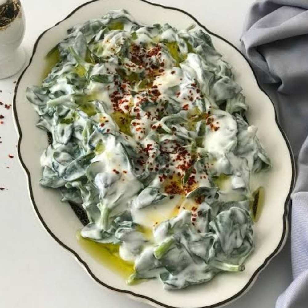Yoğurtlu Semizotu Salatası