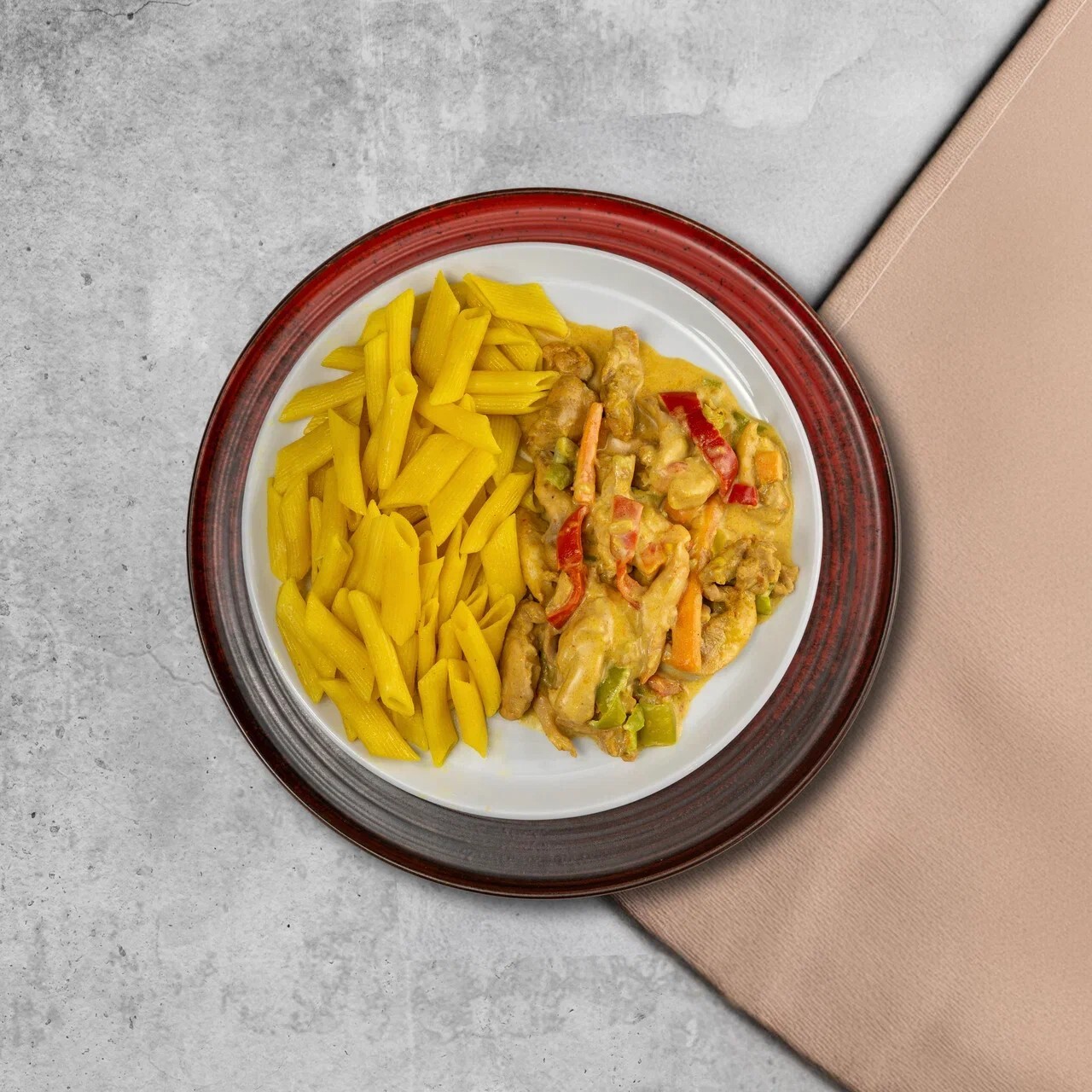 Altın Tencere Köri Soslu Tavuk ve Penne Makarna