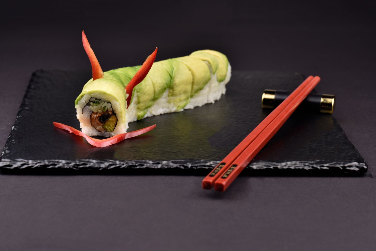 Green Dragon Roll (8 pcs)