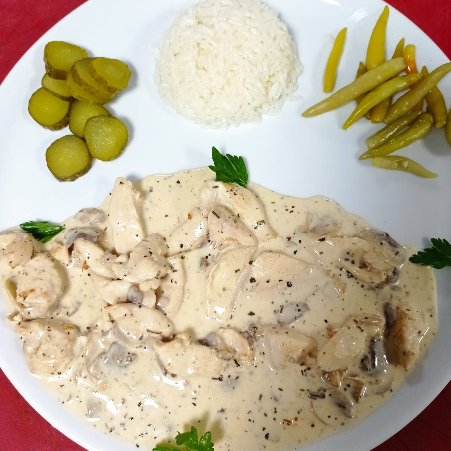 Kremalı Mantarlı Tavuk Sote 250 Gram ve 300 Gram Pilav