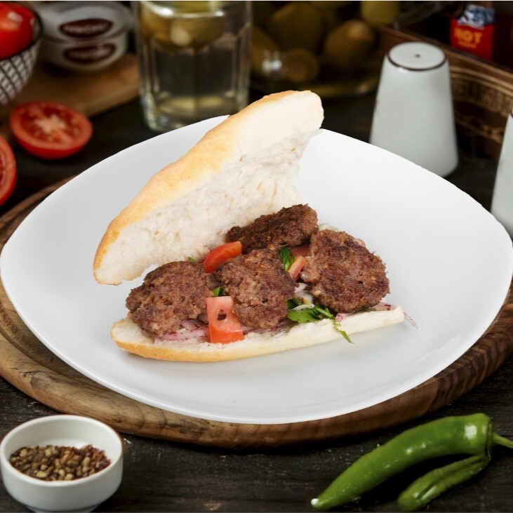 Yarım Ekmek Arası Köfte