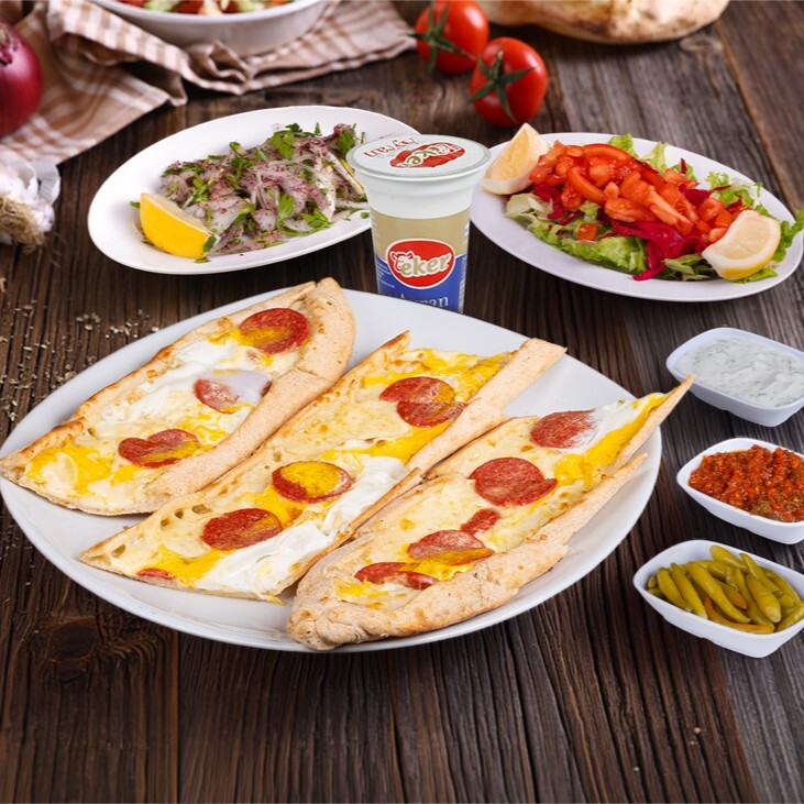Kaşarlı Sucuklu Yumurtalı Pide Menü