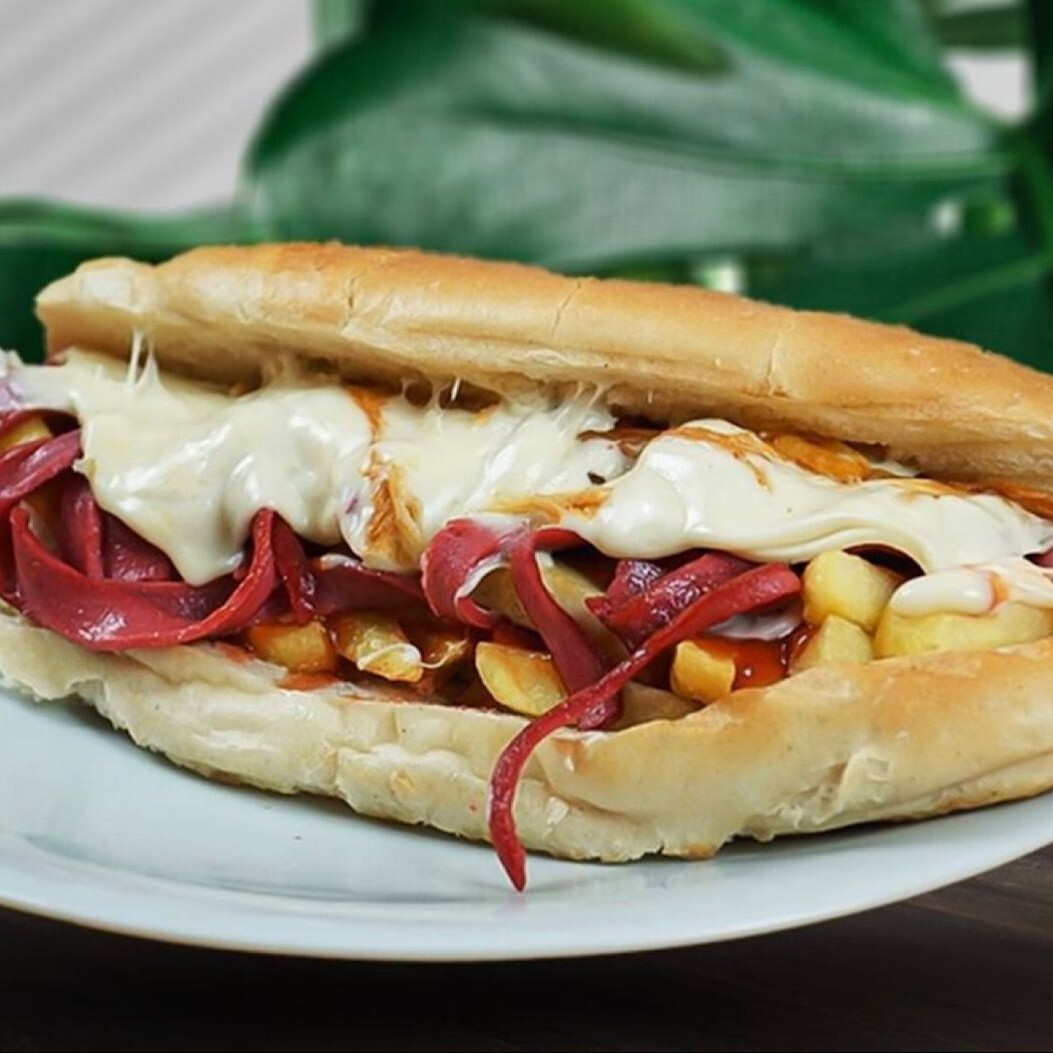 Sosisli Kaşarlı Patso Menü