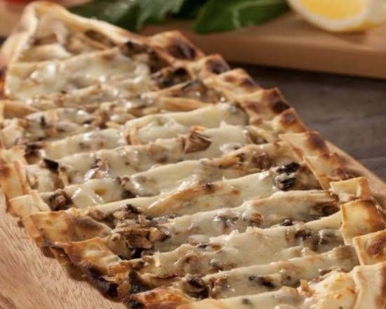 Mantarlı Kaşarlı Pide