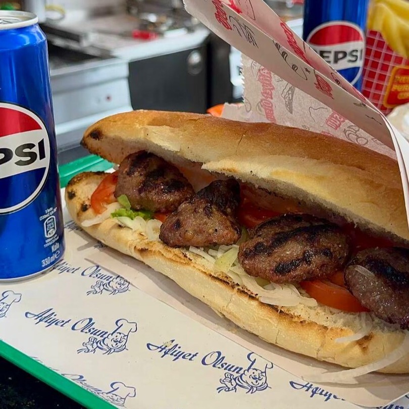 (120 Gr) (4 Köfteli) Köfte Ekmek (1 ALANA 1 BEDAVA)