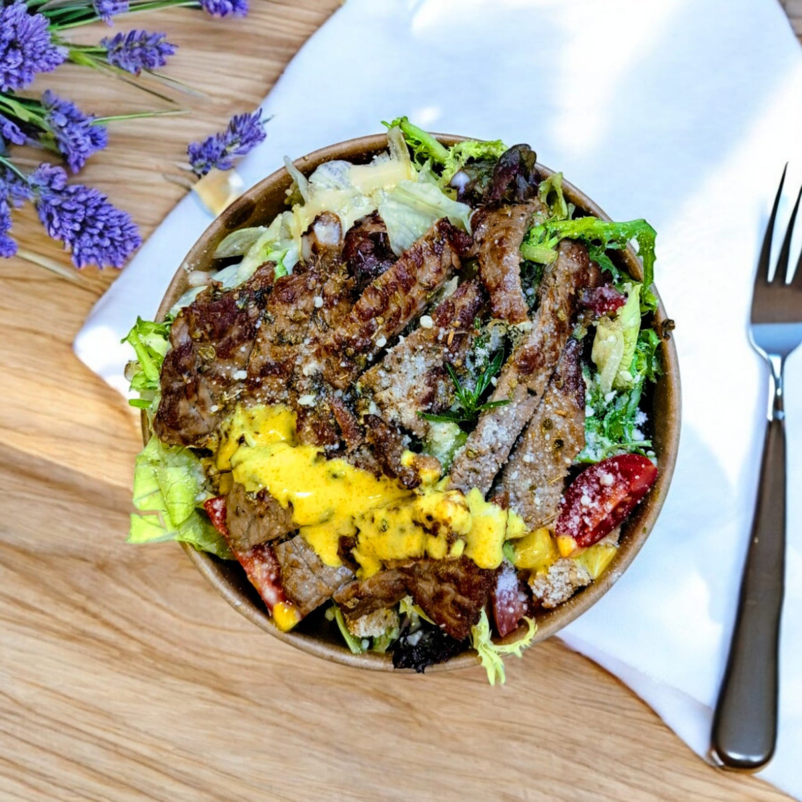 Bonfileli Sezar Salata (Caesar Salad with Tenderloin)