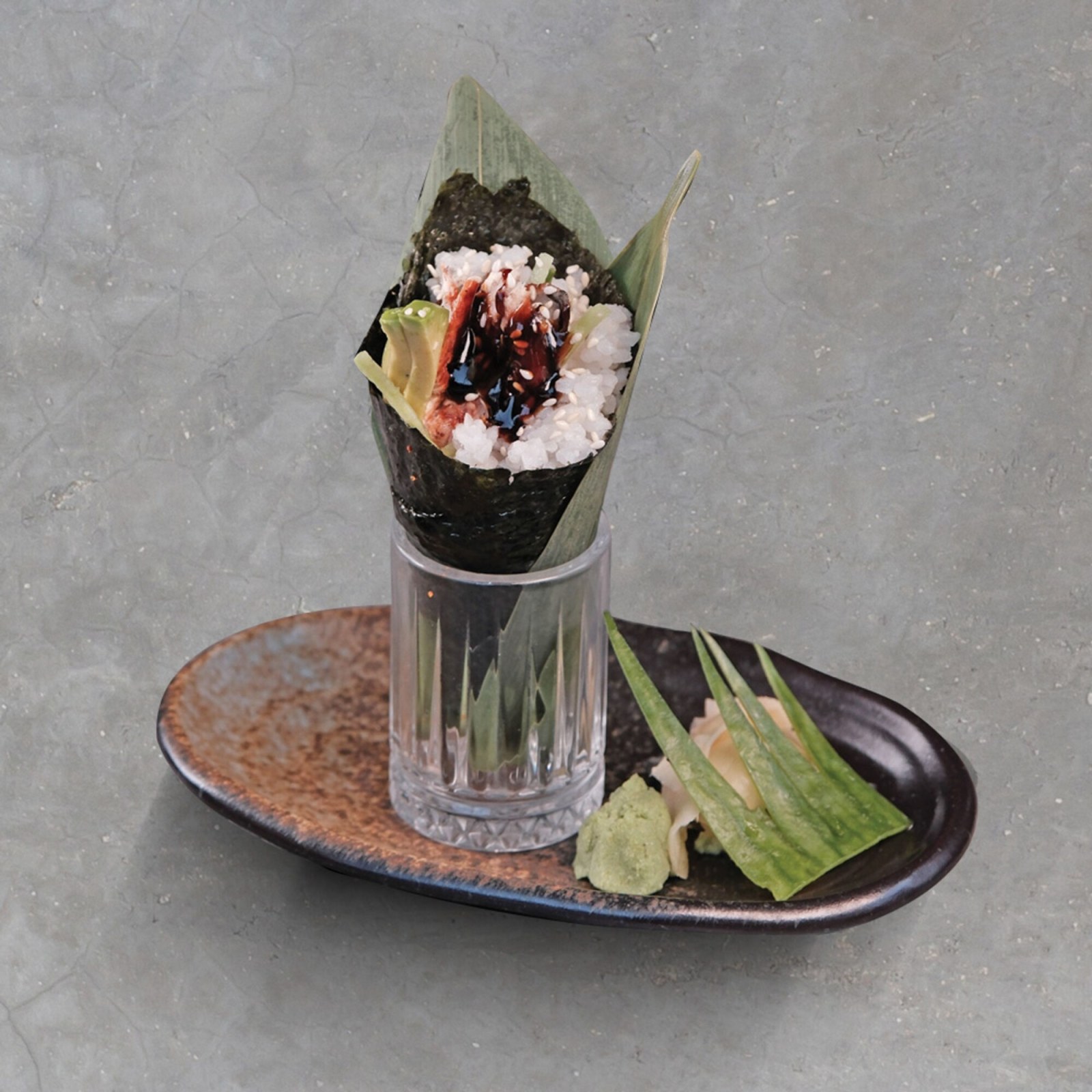 65 - Unagi Te Maki - Yılan Balıklı El Rulo (1 Adet)