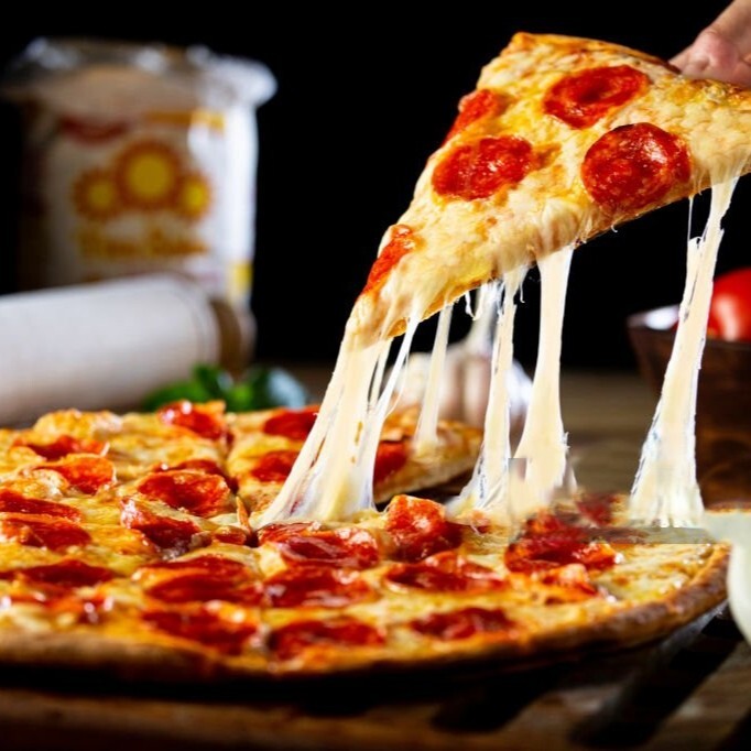 Sucuklu Hellim Pizza