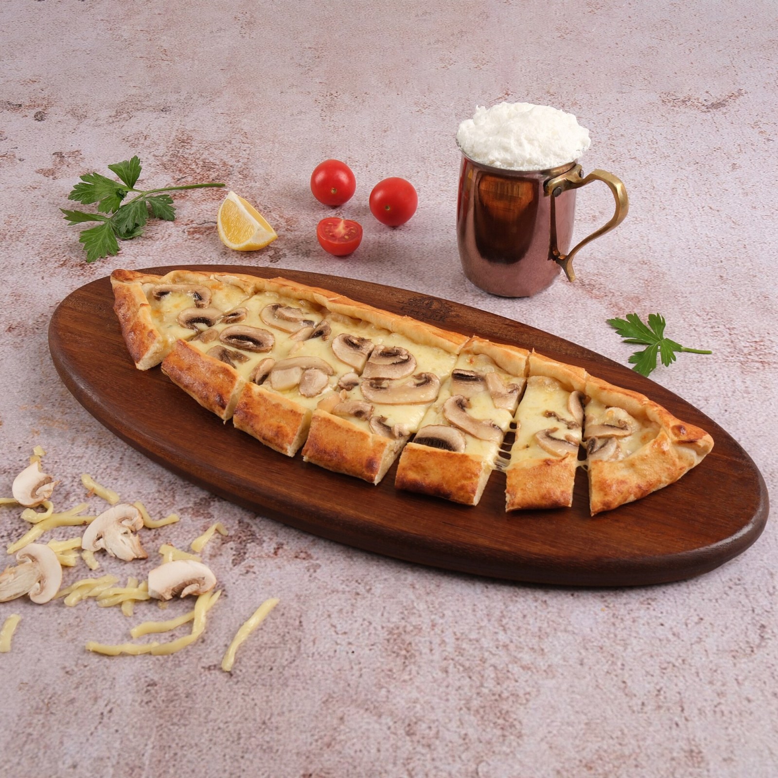 Kaşarlı Mantarlı Pide