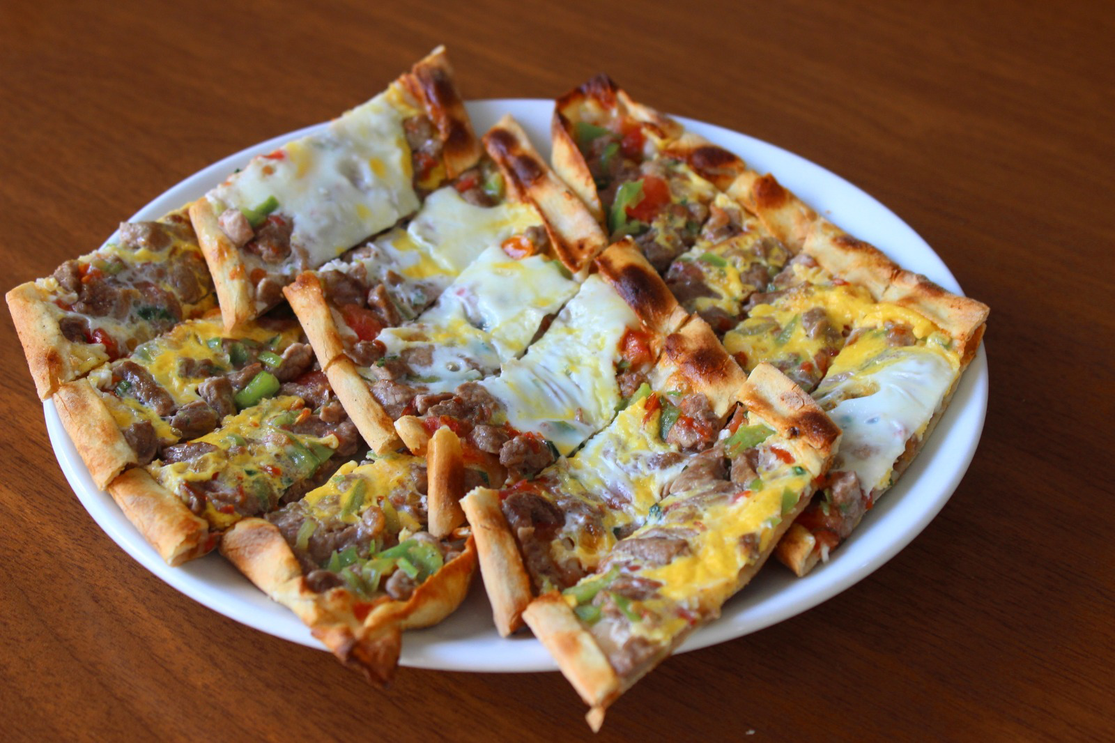 Kuşbaşı Yumurtalı Pide