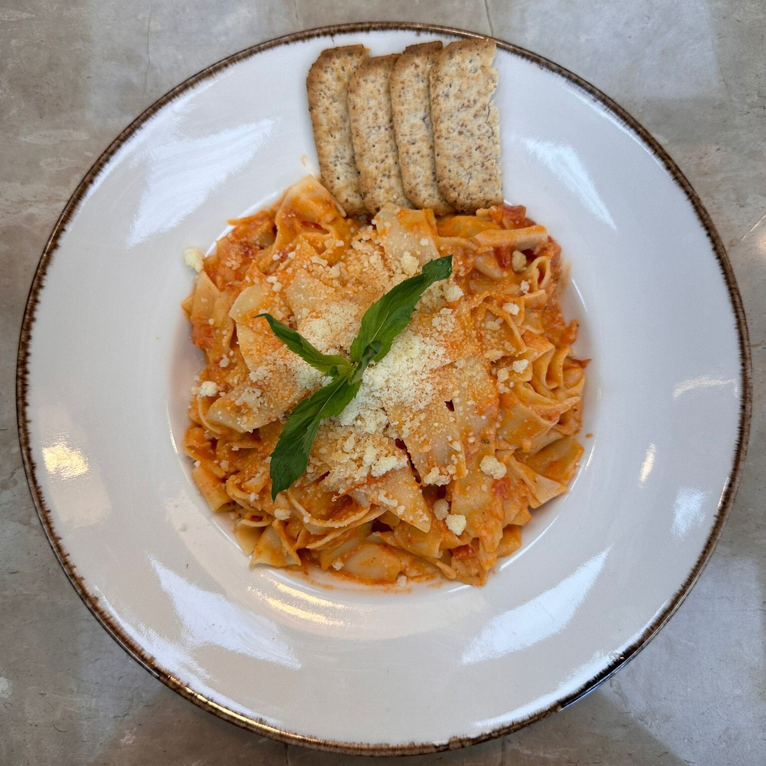 Napoletana Soslu, Parmesan Peynirli Makarna