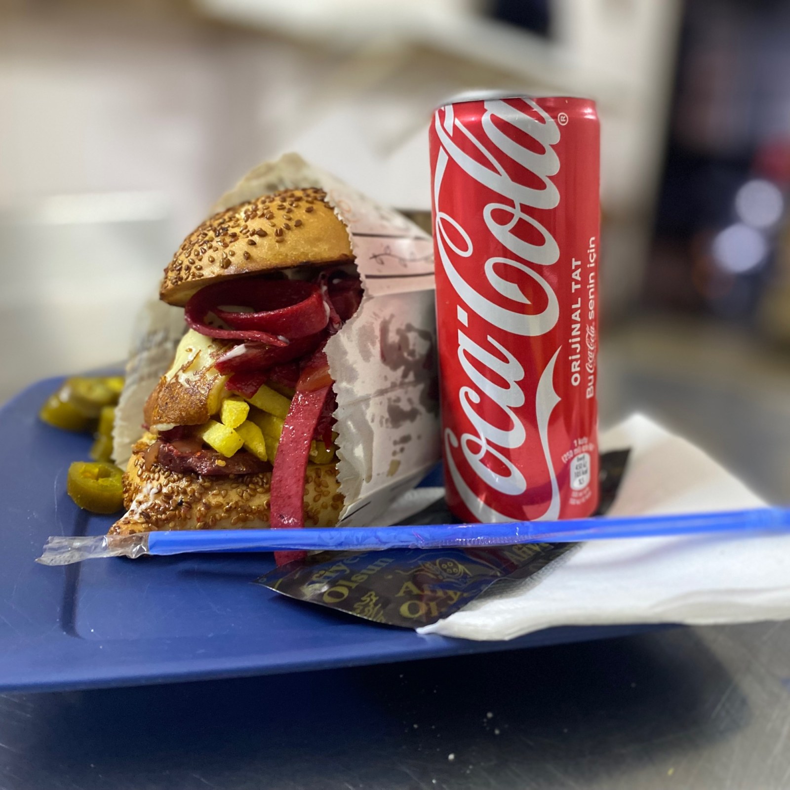 Ferroo Special Acılı Atom Bombe Kumru Sandviç+Coca Cola(250cl)