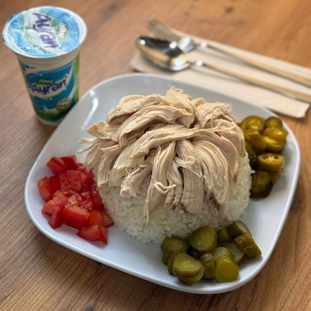 Tavuklu Pilav Tek + Ayran (175 ml)