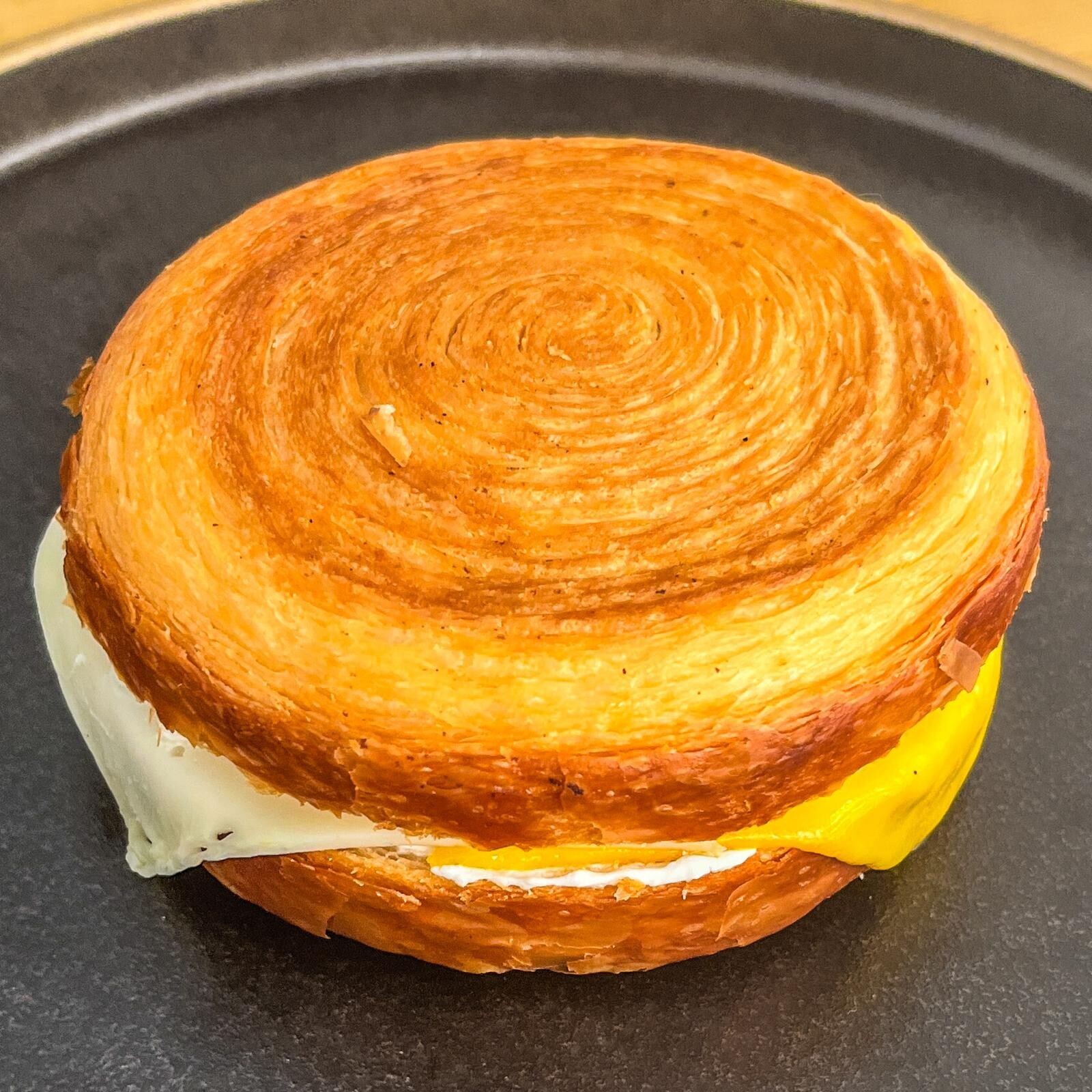 Üç Peynirli Roll Sandviç