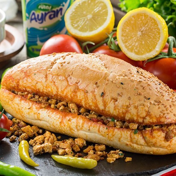 Jumbo XL Tavuk Tantuni Somun Ekmek Arası + Ayran (30 cl.)