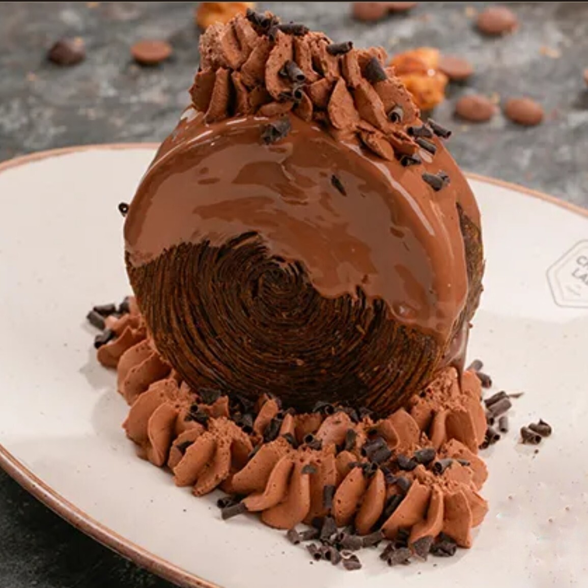 Frambuazlı Pralinli Chocoroll Kruvasan