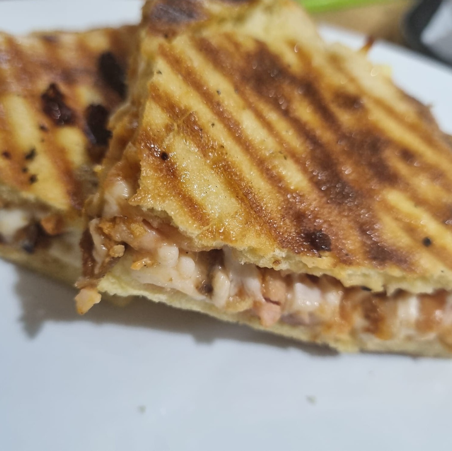 Bazlama Kaşarlı Tavuk Döner (100gr)
