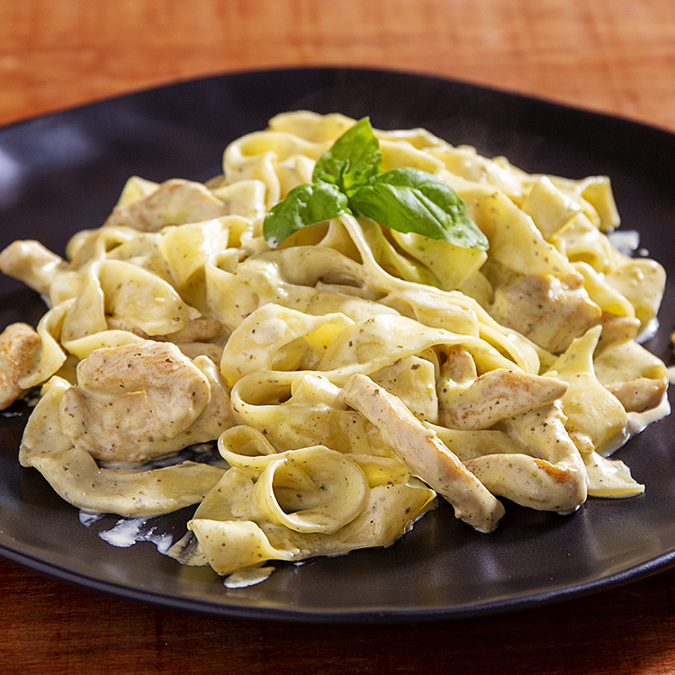 Tavuklu Mantarlı Fettuccine