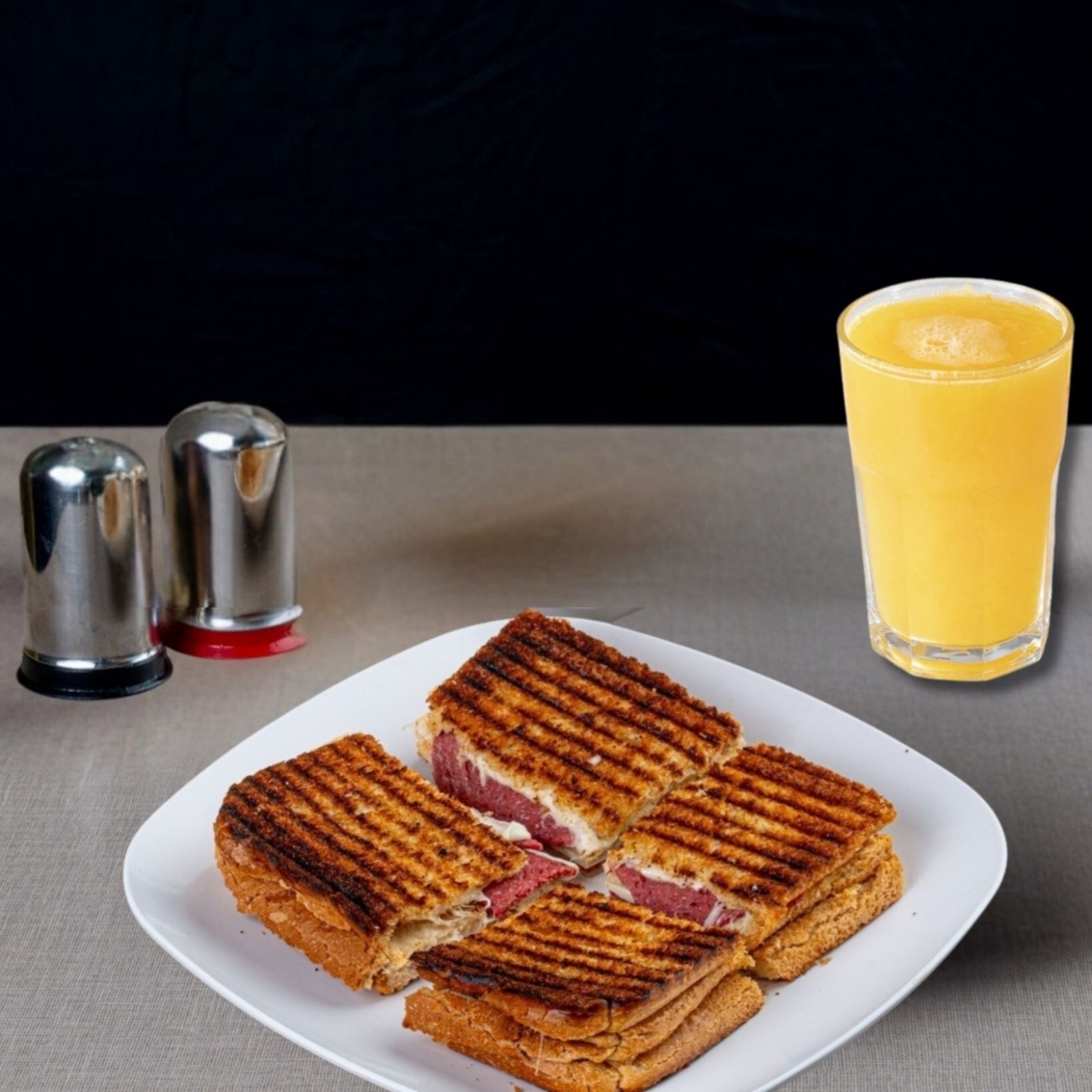 Dev Kare Tost Kahvaltı Menü