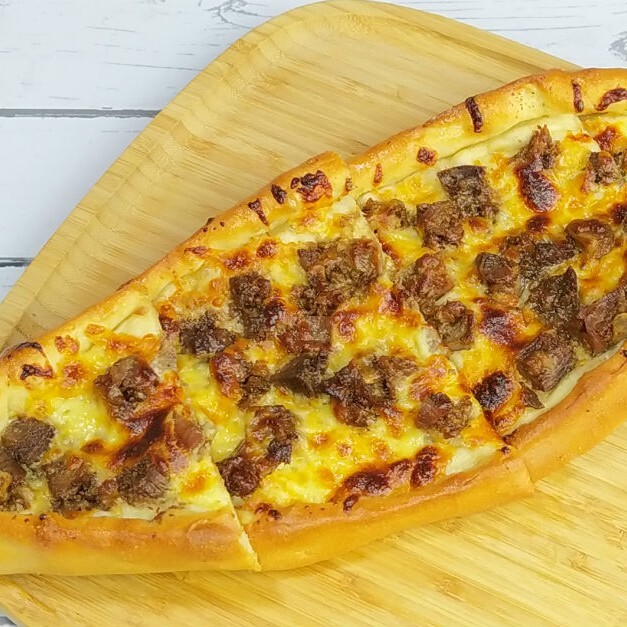 Kavurmalı Kaşarlı Pide +coca cola