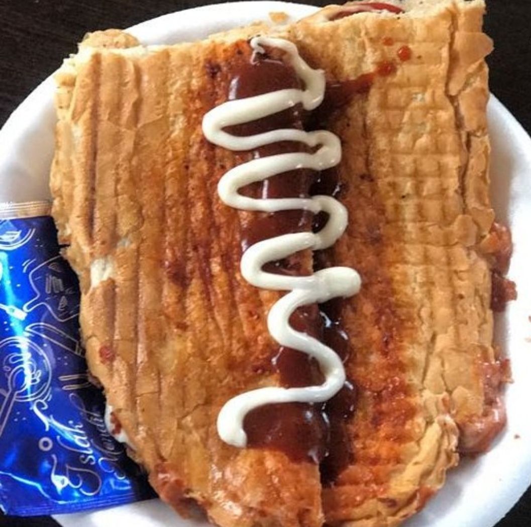 Karışık Tost Sucuk Kaşar (Yarım Ekmek ) + 330 Ml. Coca Cola