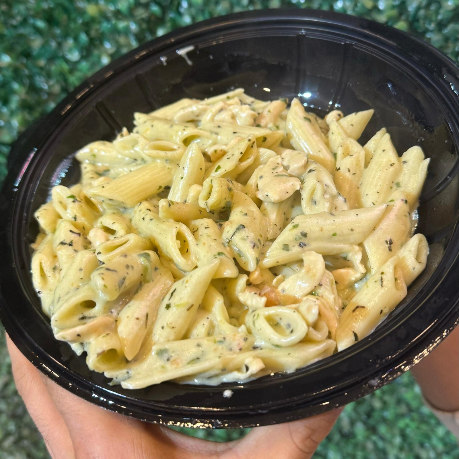 Pesto Soslu Tavuklu Penne
