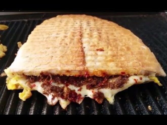 Kavurmalı Yumurtalı Tost