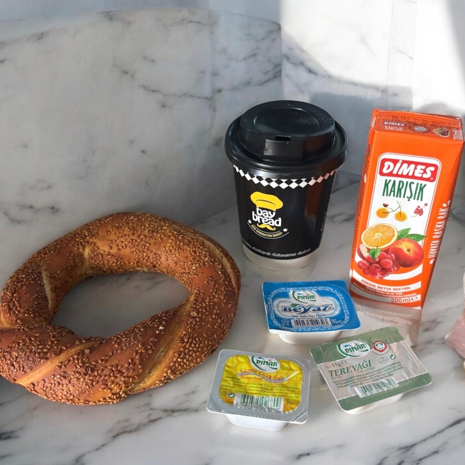 Hızlı Kahvaltı Menü (Simit + Pınar Beyaz + Bal + Tereyağı + İçecek)