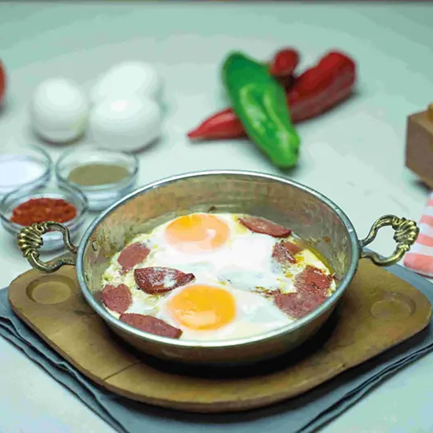 Karışık Sahanda Yumurta