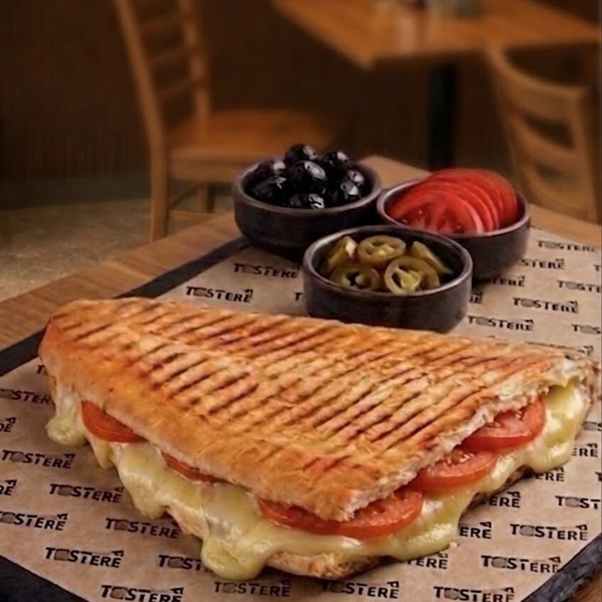 Kaşarlı Domatesli Tost