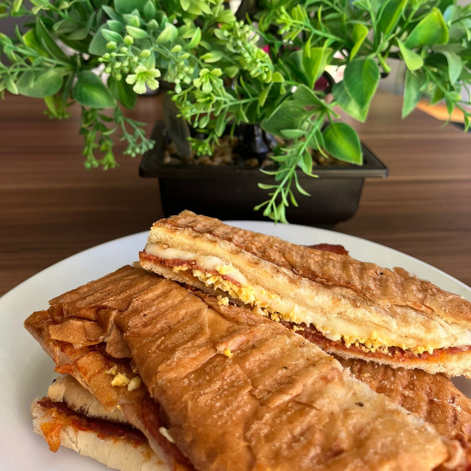 Kaşarlı Yumurtalı Tost Menü