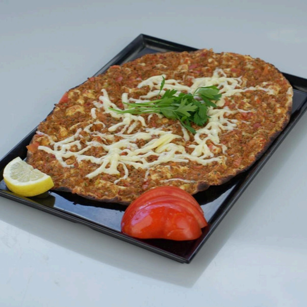 Kaşarlı Lahmacun (1 Adet)