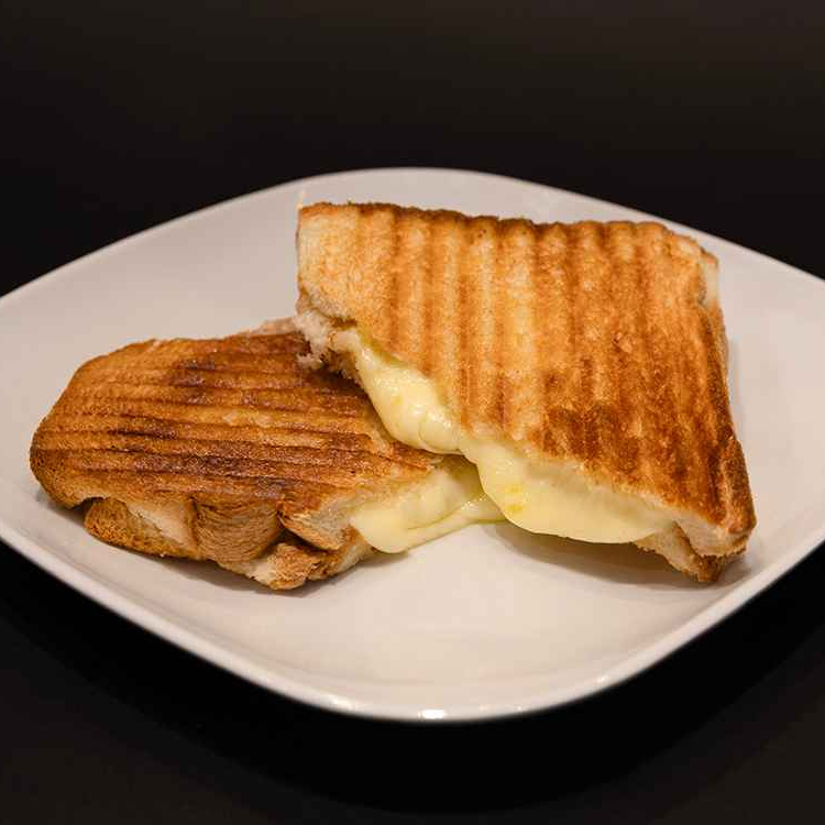 Ayvalık Ekmeğine Kaşarlı Tost