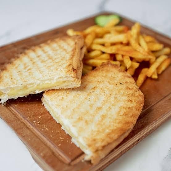 Beyaz Peynirli Kaşarlı Tost