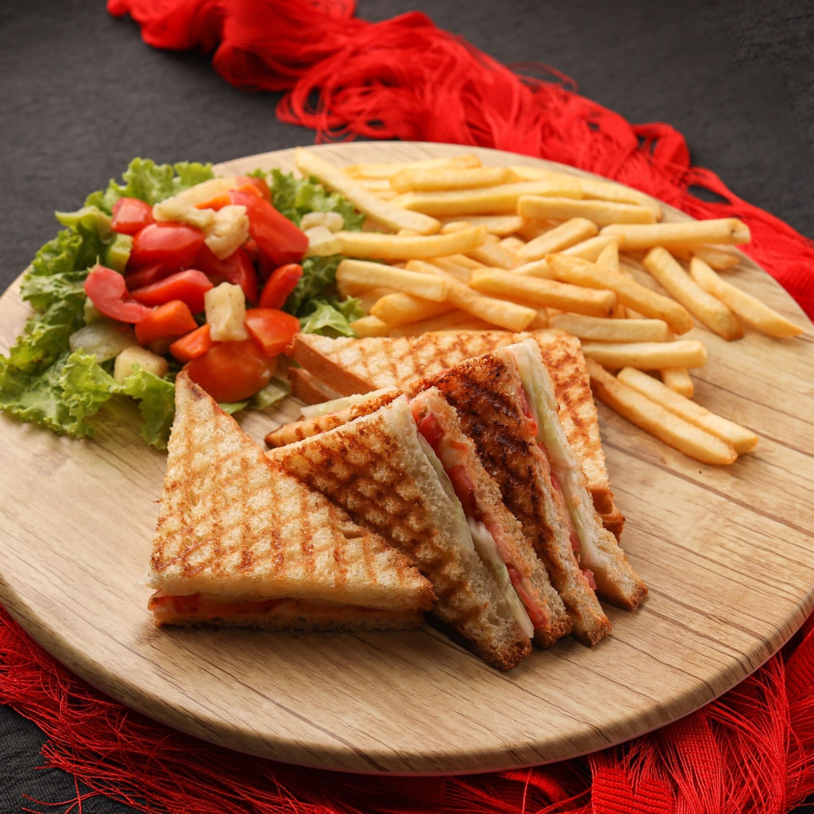 Sucuklu Tost Menü