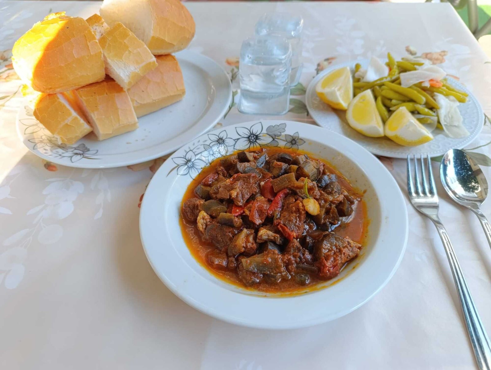 Pirinç Pilavı Üzeri Güveç