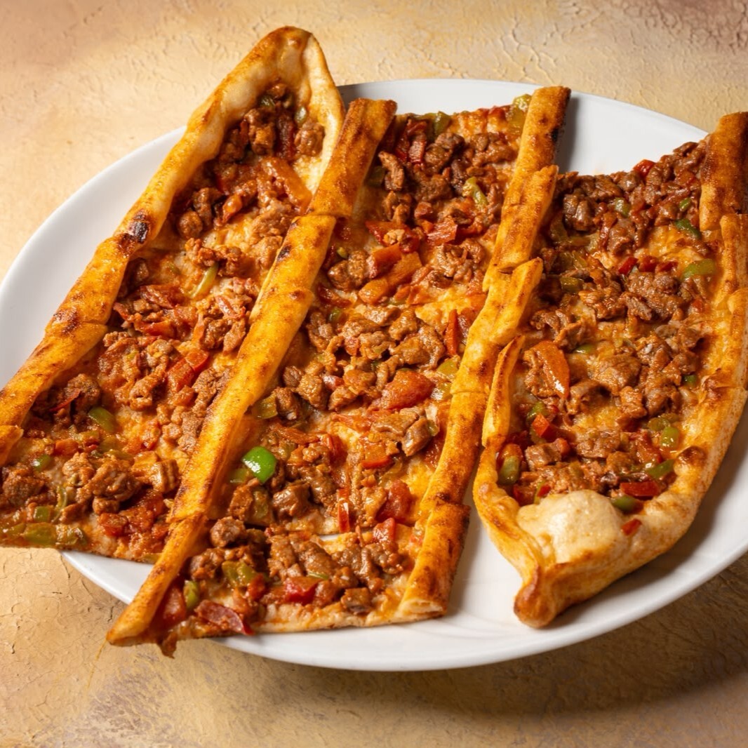 Kuşbaşılı Pide