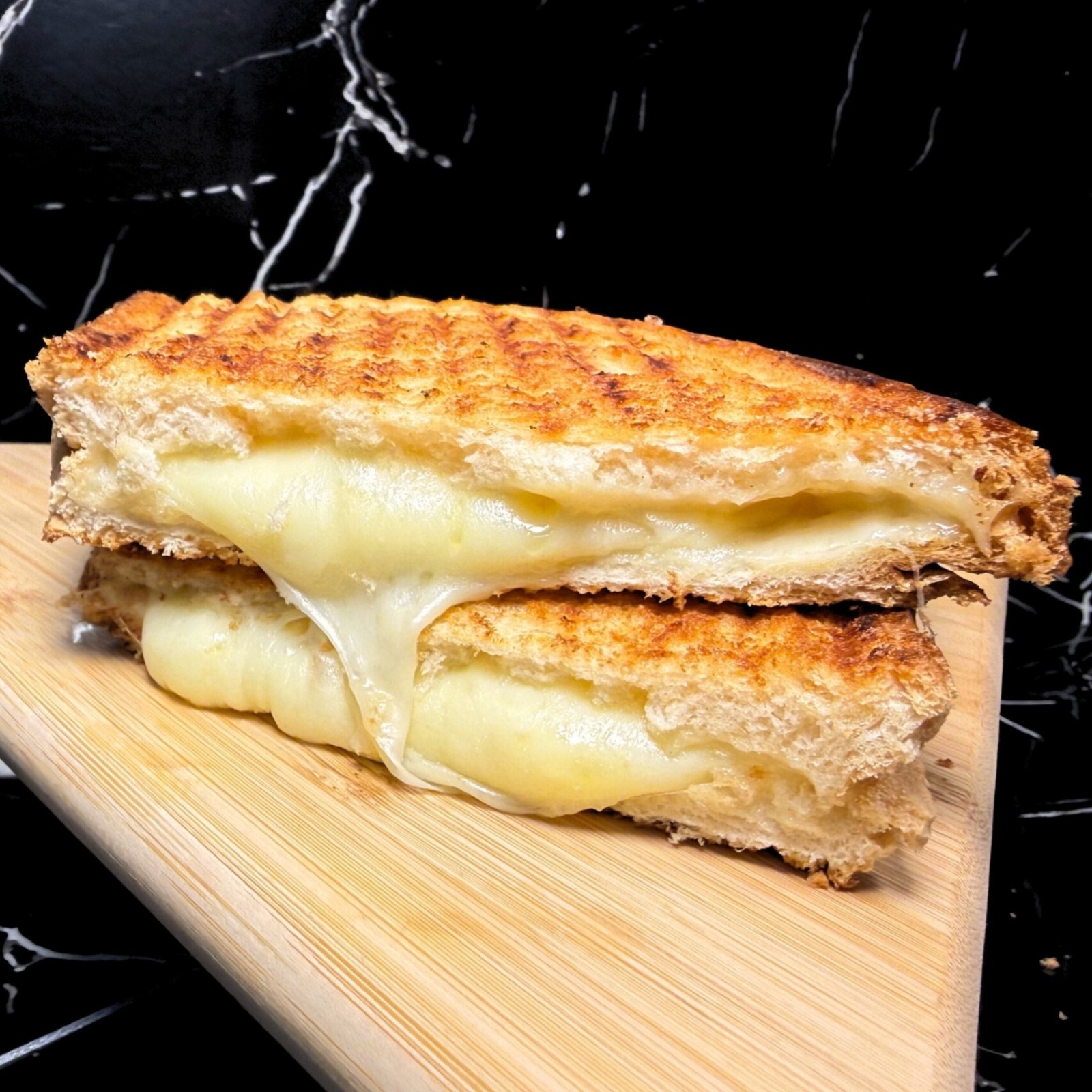 Çift Kaşarlı Tost