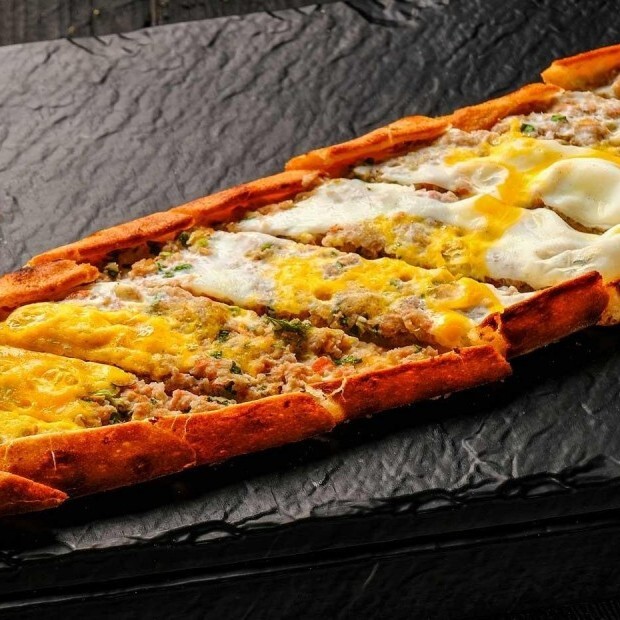 Kıymalı Yumurtalı Pide