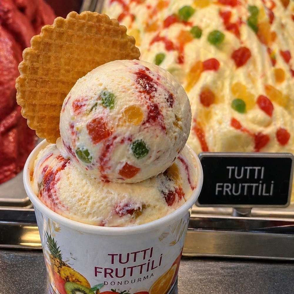 Tuttu Fruttili Dondurma