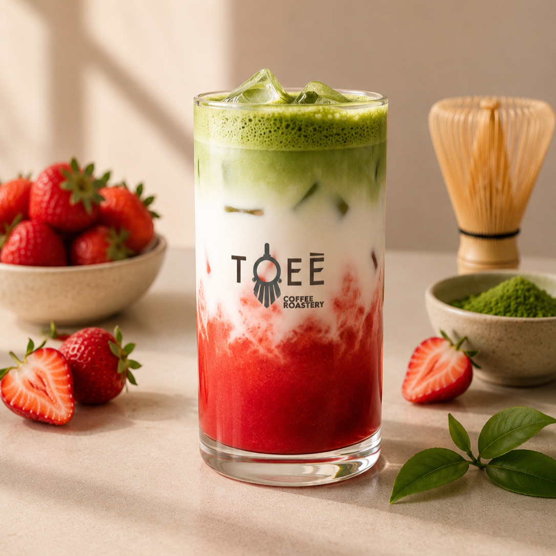 Strawberry Matcha Latte (16 oz)