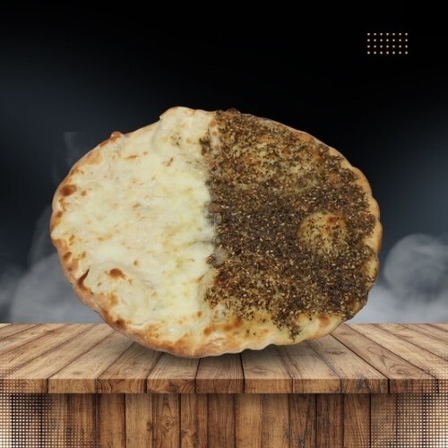 Yarı yarıya Büyük Zahterli Peynirli Pide (Manakiş)