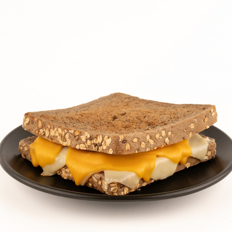 Tahıllı 3 Peynirli Tost